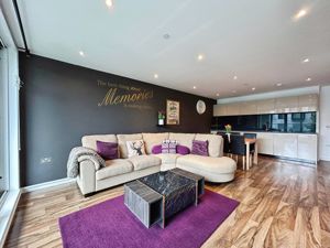 Living Room/ Kitchen/ Diner - click for photo gallery